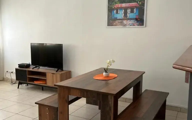 Saint-leu Réunion centre ville T3 Duplex meublé