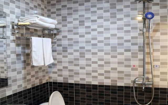 Yuntian Hotel (Shenzhen Haibin)