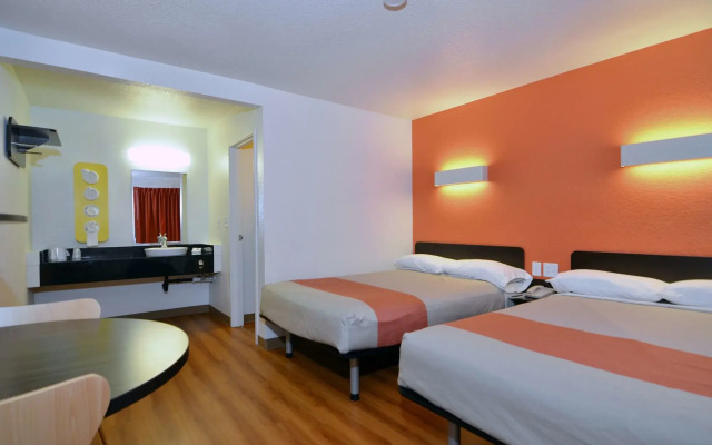 Motel 6 Palm Desert, CA - Palm Springs Area