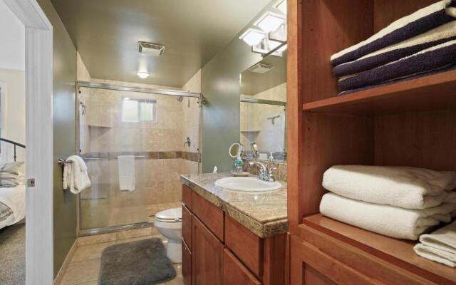 2 Landrise-AC-Hot Tub-4BR/2BA