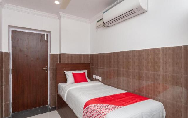 Capital O 27775 Hotel Srinivasa Residency