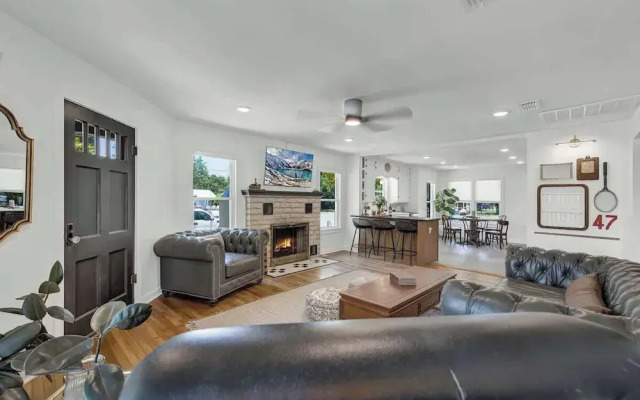 Historic Hideaway Stroll to Schlitterbahn