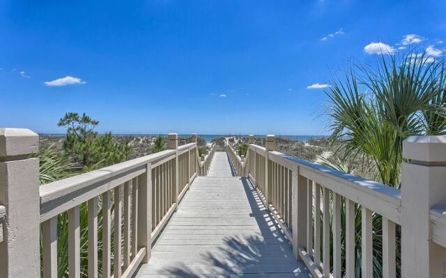 Barrington Court 210 by RedAwning