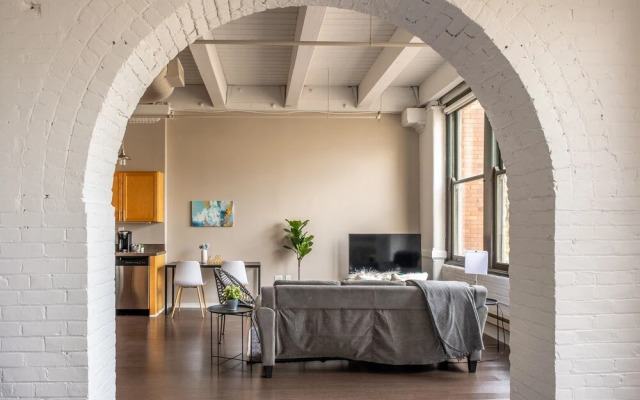 FRONTDESK East 8 Loft Apts Downtown Cincinnati