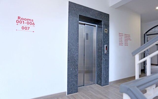 OYO Townhouse 020 Huda Metro South City 1
