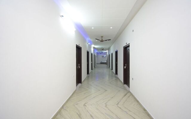 OYO 29034 Hotel Arora Inn