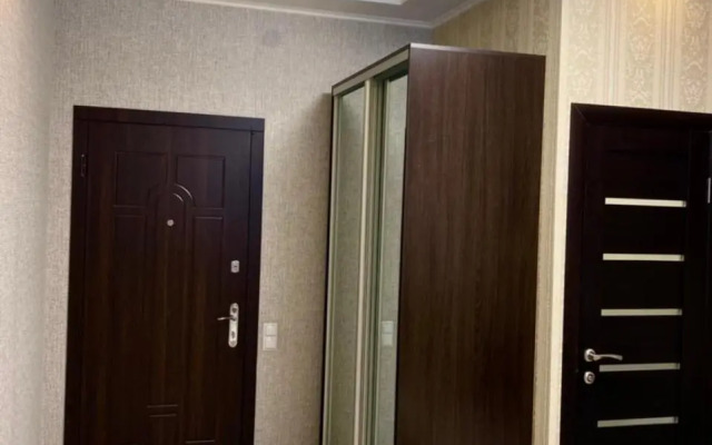 Apartment studio-біля вокзалу-недалеко від центру- наразі є світло