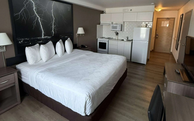 Super 8 by Wyndham Dawson Creek