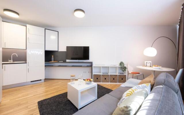 Modern City Hideaway Graz by ichbucheAT