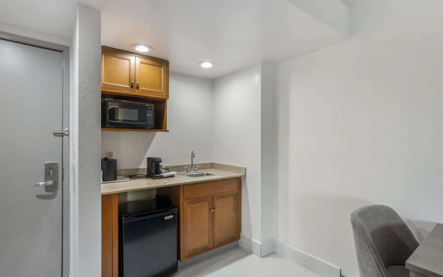 Comfort Inn & Suites Voorhees/Mt. Laurel