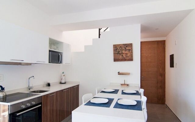 Menesse City Condo 1417