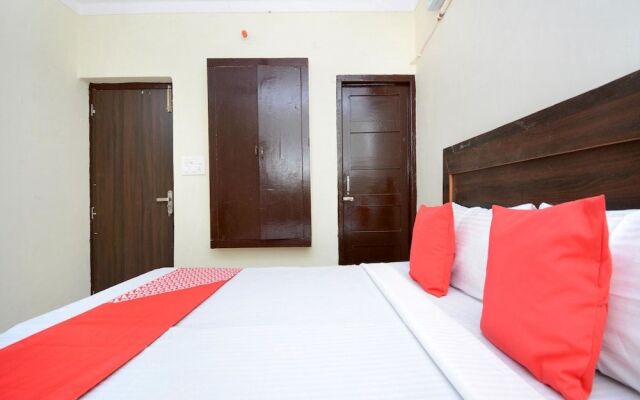 Oyo 30943 Hotel Tourist