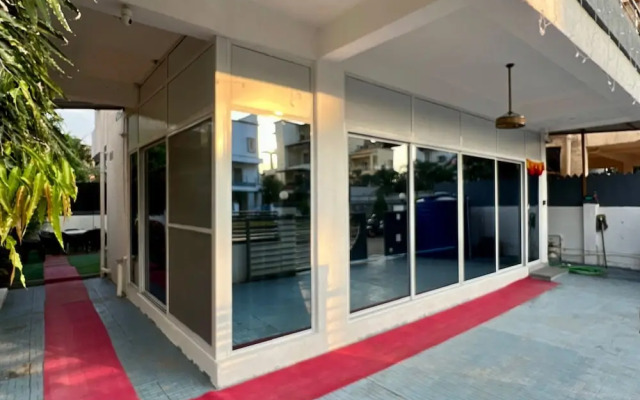Greystone 4BHK Pvt Pool by Stellar Stays