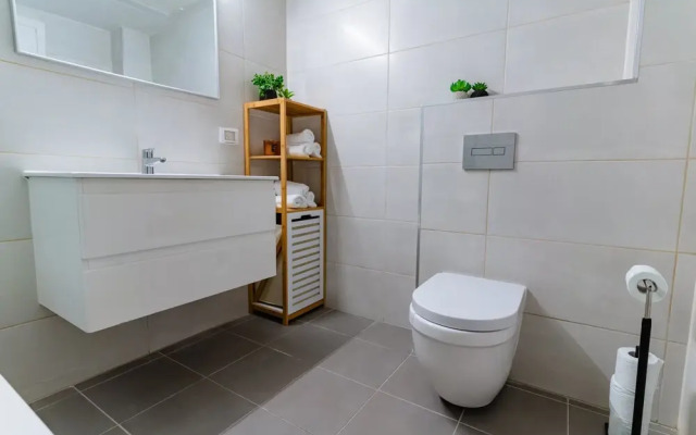 Panoramic Seaview Balcony Escape by Sea N Rent
