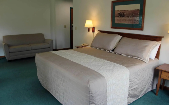Farmstead Inn & Conference Center