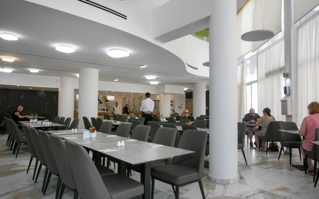 Papouis Protaras Hotel