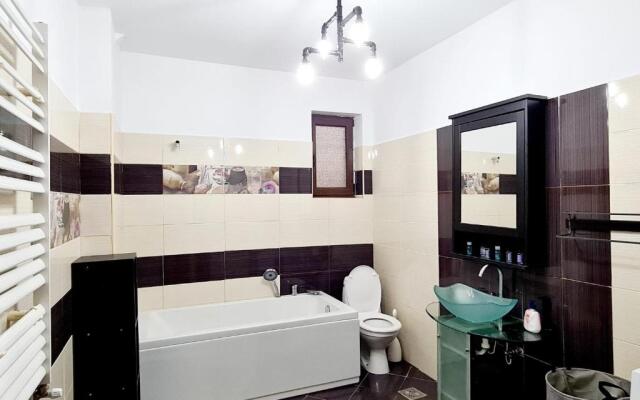 R.O.S.E. Apartment