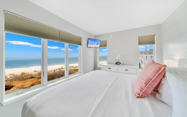 Montreal Beach Resort