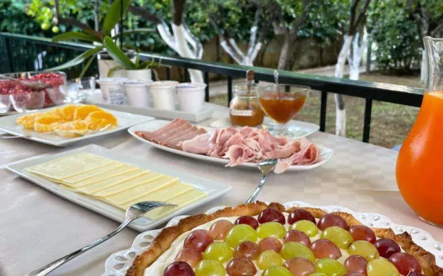 Alemar Bed  Breakfast