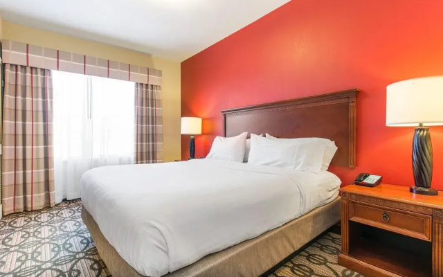 Holiday Inn Express & Suites LaGrange