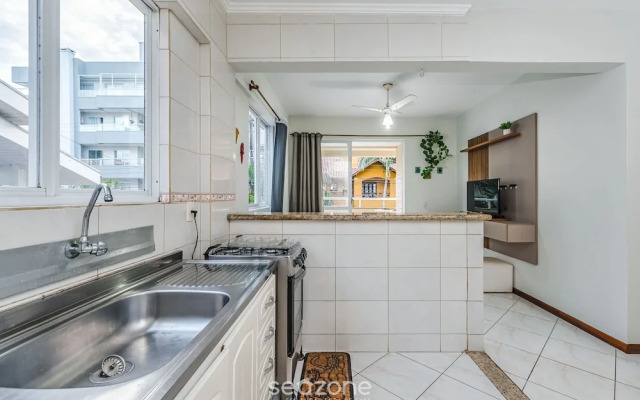 2BR apt W/balcony 220m Bombas Fdl103