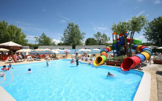 Happy Camp mobile homes in Butterfly Camping Village