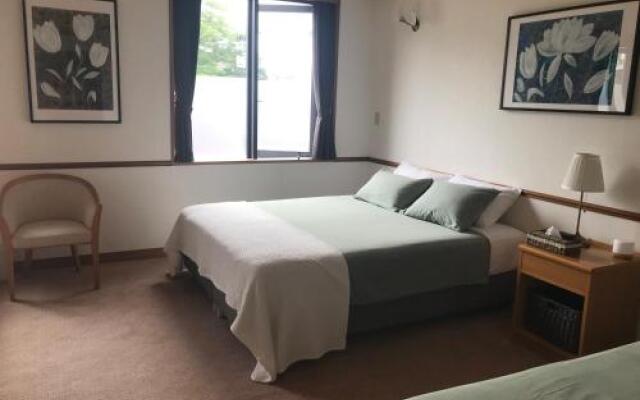 Refre Hotel