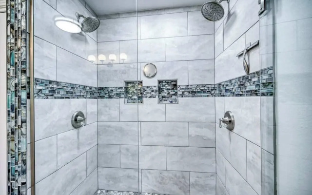 Luxury Lakefront Oasis With Boat Dock-firepit