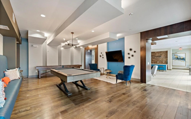 Recently Upgraded Downtown Great Amenities