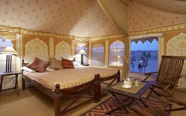 Manvār Sevan, The Desert Camp