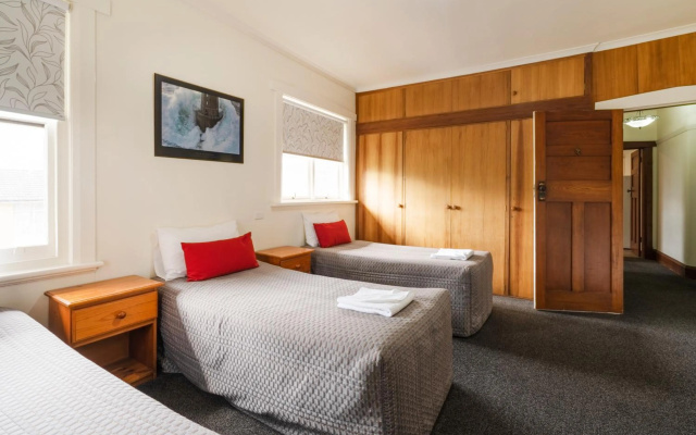 Graham Apartments – Guest Rooms – New Town