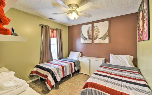 Hampton Home w/ Fireplace + Close to Beaches!