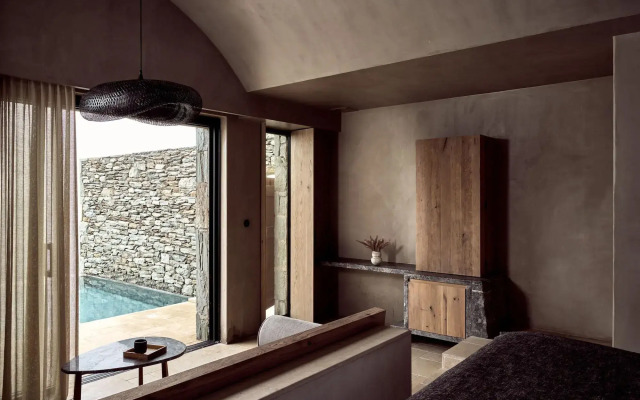 Acro Wellness Suites - Adults Only