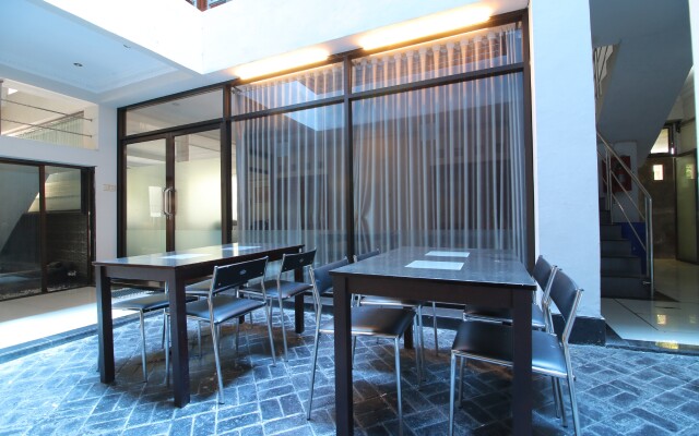 RedDoorz Plus near Universitas Negeri Yogyakarta
