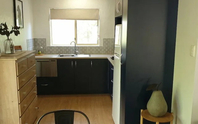 Donnybrook Cottages - Hutt River Cottage – Guest Rooms – Clare