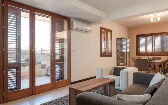 Harbour Views Gozitan Villa + Shared Pool