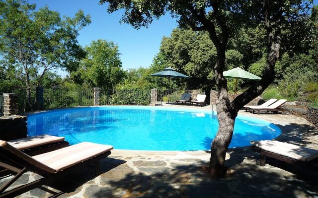 Enjoy Nature While Staying in a Small Complex With Common Pool