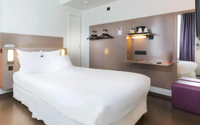 Libertel Canal Saint Martin