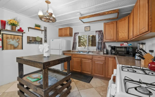 StoneHauz Cabin built in 1926