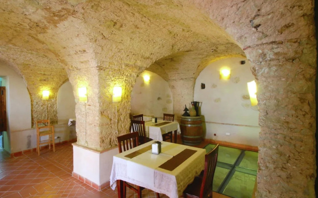 Spacious Mansion in Parghelia near Sea