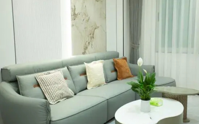 Boyue Light Luxury Hotel