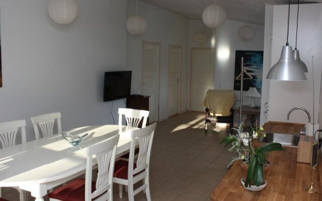 Holmehuset Bed & Breakfast - Gårdhotel