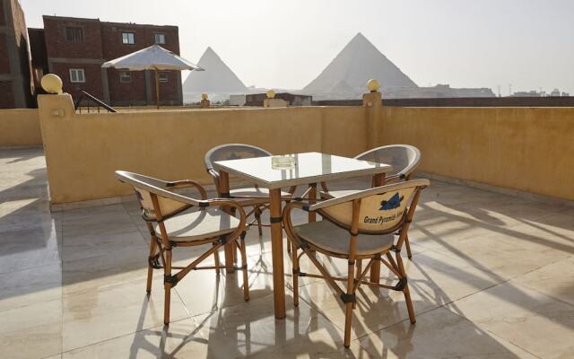 Grand Pyramids View Guesthouse