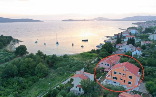 Njoko - sea View & Private Parking - A2 Narancasti