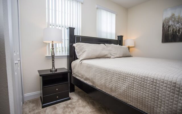 Fabulous Vacation Home  w/ Screened Pool Close To Disney 146