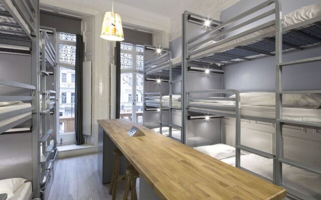 Astor Hyde Park Hostel - Adults Only