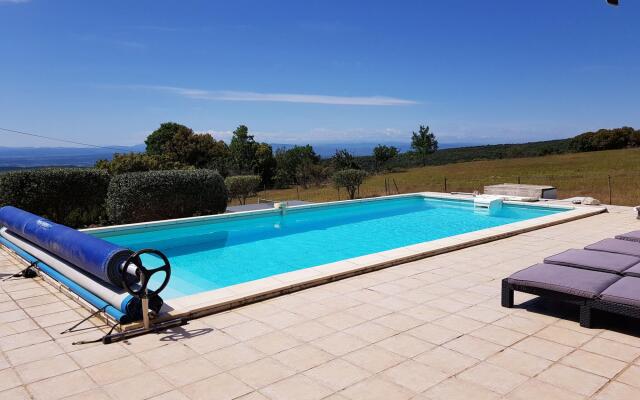 Lush villa in Vélieux with private heated swimming pool
