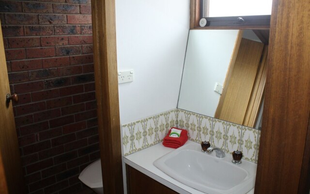 Kardinia Park Motel