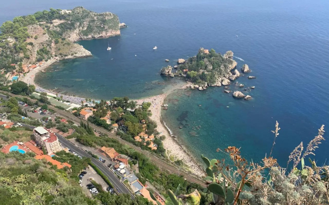 Panoramic Taormina Bay View