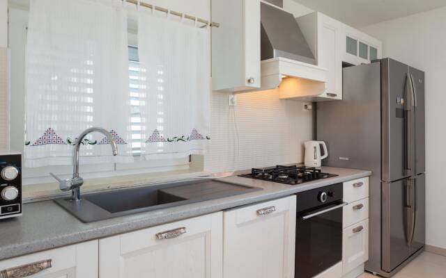 Stunning Villa Sofia With Heated Pool IN Split Hinterland
